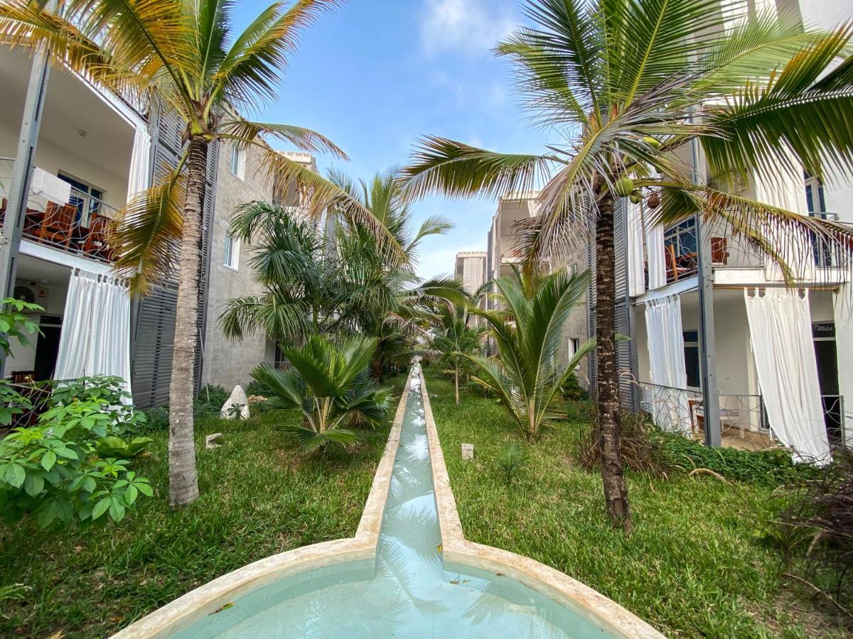 Aqua Resort Praia de Diani Exterior foto