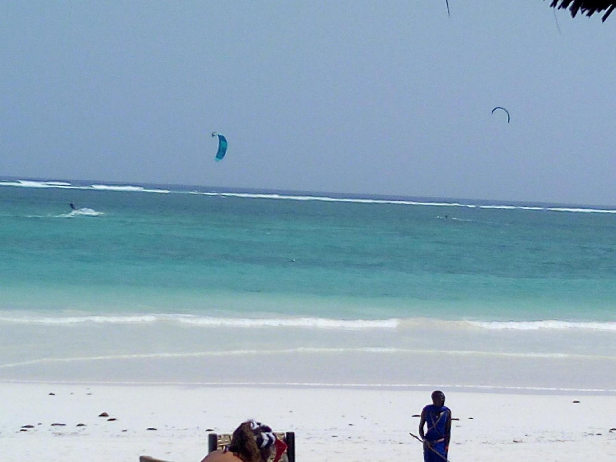 Aqua Resort Praia de Diani Exterior foto